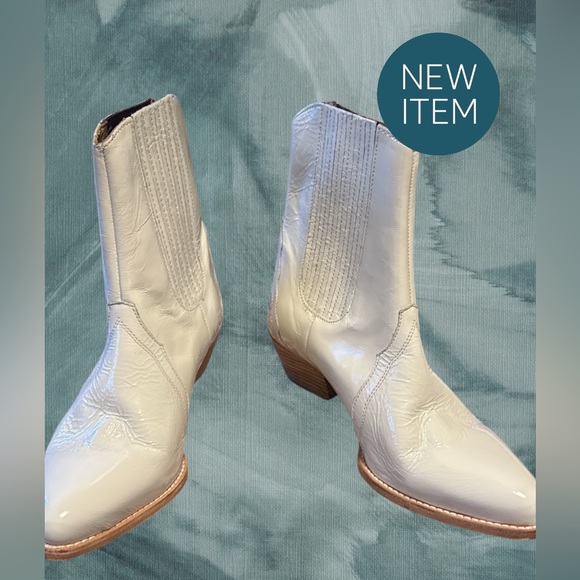 FREE PEOPLE NEW Frontier Chelsea Boots Size 38.5 US 8.5 Ivory Patent Leather - Picture 2 of 4